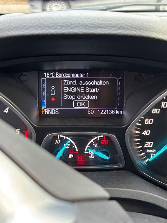 Gebraucht Ford Kuga Titanium 179 PS (131 kW) 2016 Grau SUV