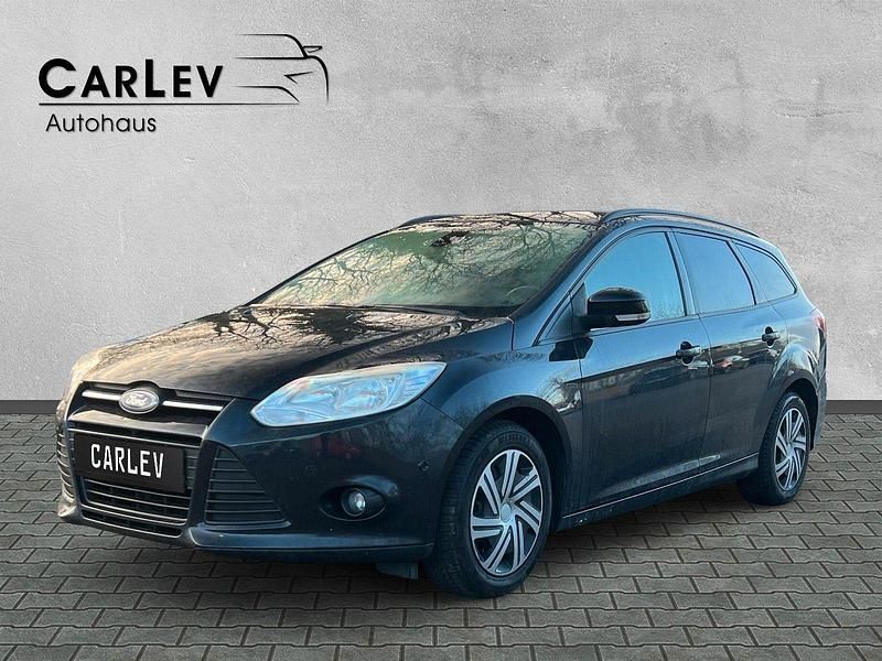 Gebraucht Ford Focus 101 PS (74 kW) 2013 Schwarz Kombi