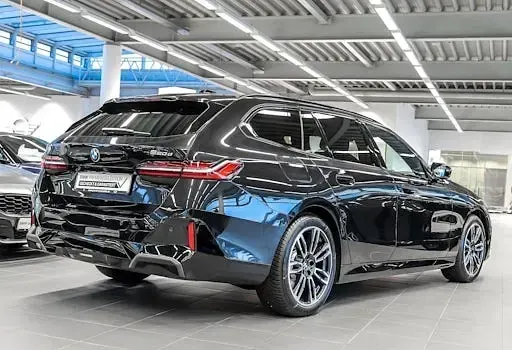 Gebraucht BMW 520 Comfort Edition 197 PS (144 kW) 2025 Schwarz Kombi