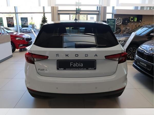 Neu Skoda Fabia Tour 80 PS (58 kW) 2025 Weiß (moonweiss metallic) Limousine
