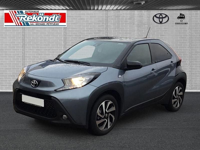 Gebraucht Toyota Aygo X Basis 72 PS (52 kW) 2025 Grau SUV
