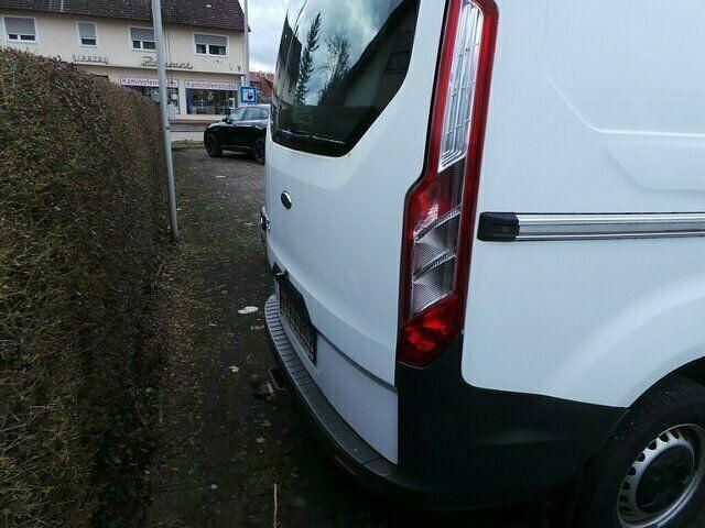 Gebraucht Ford Transit Custom 105 PS (77 kW) 2017 Frostweiß Van / Kleinbus