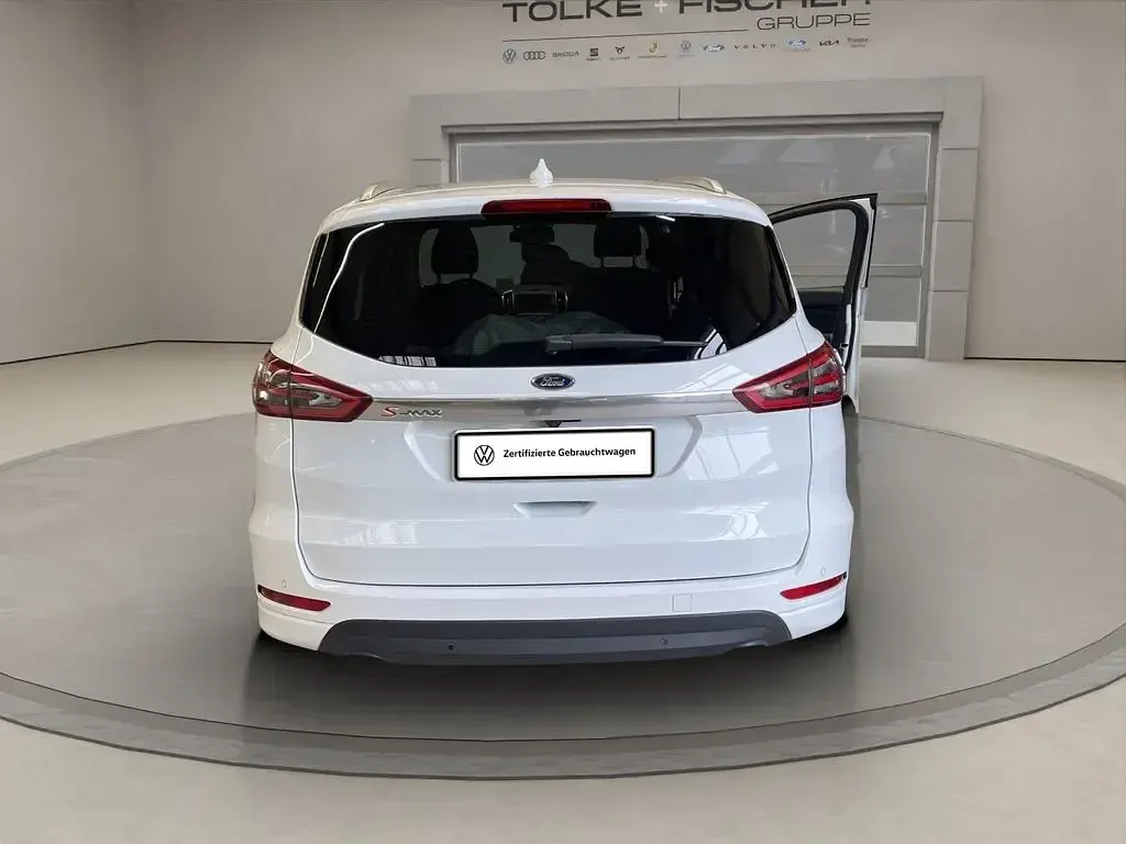 Gebraucht Ford S-MAX Titanium 150 PS (110 kW) 2021 Weiß Van / Kleinbus