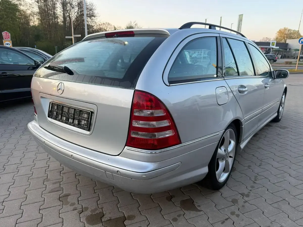 Gebraucht Mercedes C320 Avantgarde 224 PS (164 kW) 2006 Silber Kombi
