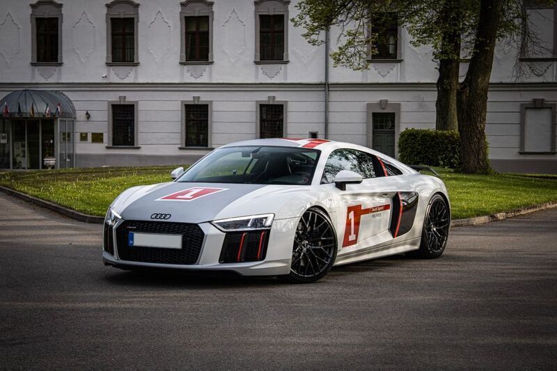 Weiß Gebraucht 2018 Audi R8 Coupé Sport Coupé | 120.000 € (Teuer) - Bild 1/4