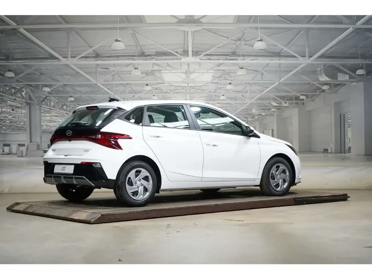 Neu Hyundai i20 Select 90 PS (66 kW) 2026 Atlas white Kleinwagen