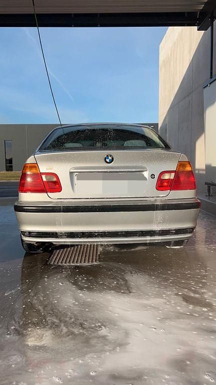 Silber Gebraucht 1998 BMW 320 Limousine | 1.800 € (Guter Preis) - Bild 1/3