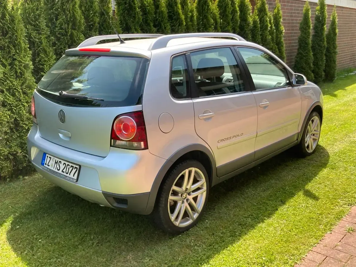 Używany VW Polo Cross 101 KM (74 kW) 2008 Srebrny Hatchback