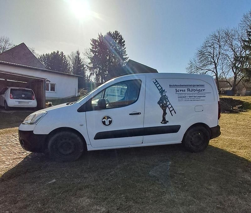 Second-hand Citroën Berlingo 114 CP (83 kW) 2012 Alb Monovolum