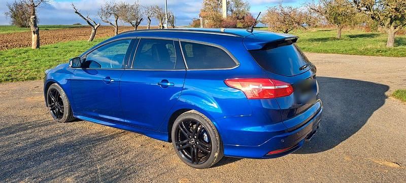 Gebraucht Ford Focus ST 250 PS (183 kW) 2018 Blau Kombi