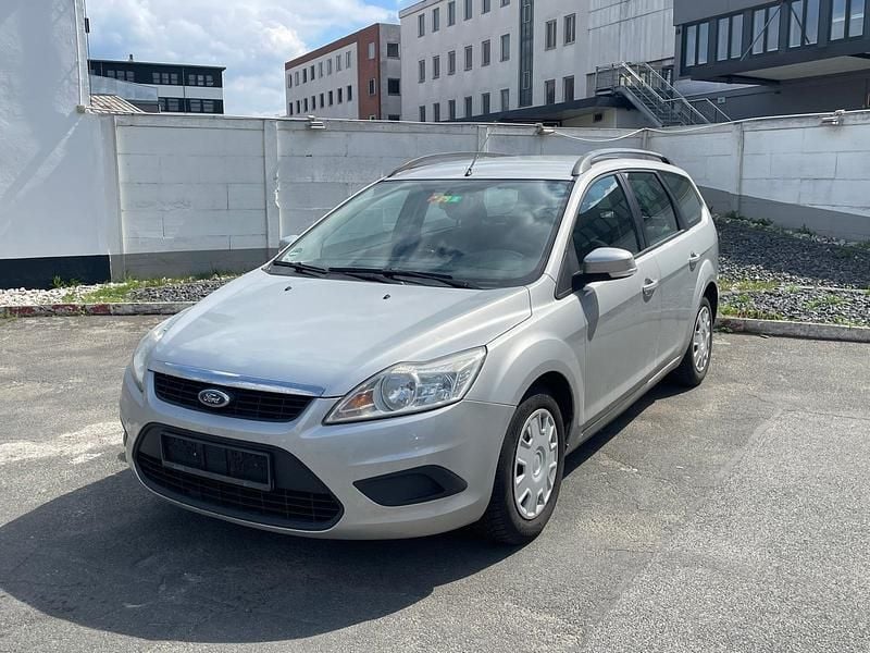 Gebraucht Ford Focus 74 PS (54 kW) 2009 Silber Kombi