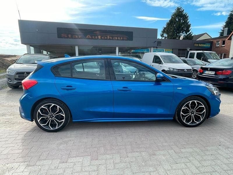 Usata Ford Focus ST-Line 182 CV (133 kW) 2018 Blu Berlina