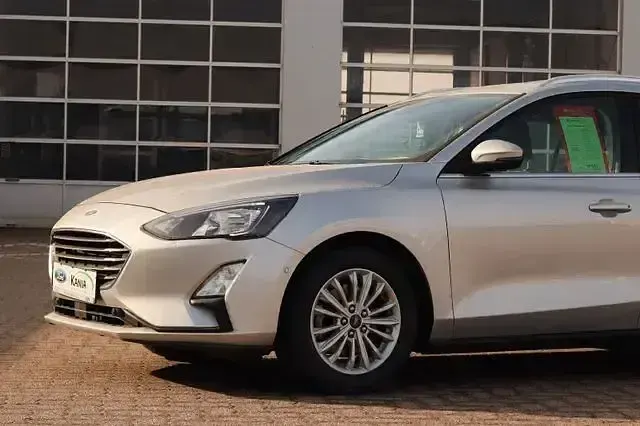 Używany Ford Focus Titanium 125 KM (91 kW) 2018 Szary Sedan/Limuzyna