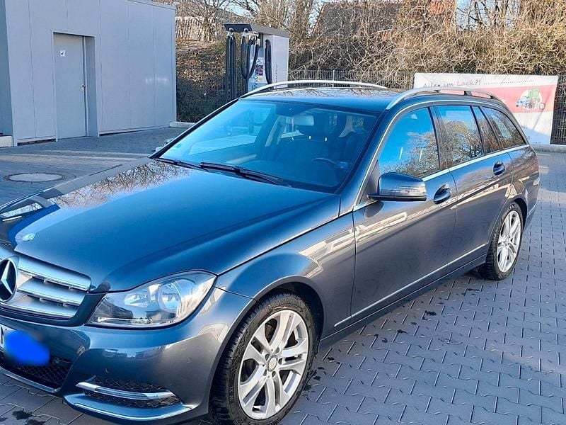 Gebraucht Mercedes 200 136 PS (100 kW) 2013 Grau Kombi