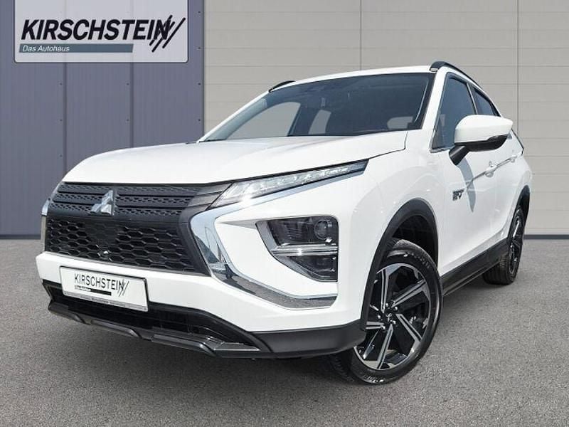 Weiss Gebraucht 2022 Mitsubishi Outlander P-HEV | 18.990 € (Superpreis) - Bild 1/4