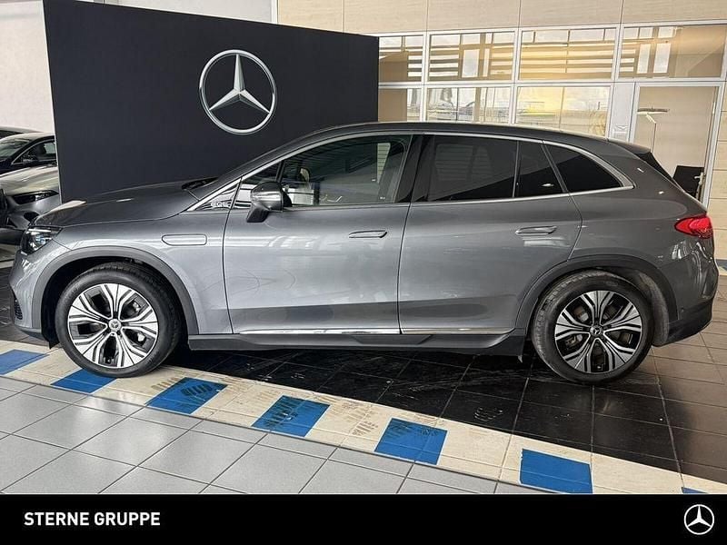Gebraucht Mercedes EQE300 180 kW (245 PS) 2025 Lack selenitgrau SUV