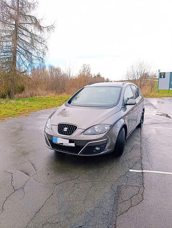 Gebraucht Seat Altea Reference 105 PS (77 kW) 2014 Grau Van / Kleinbus