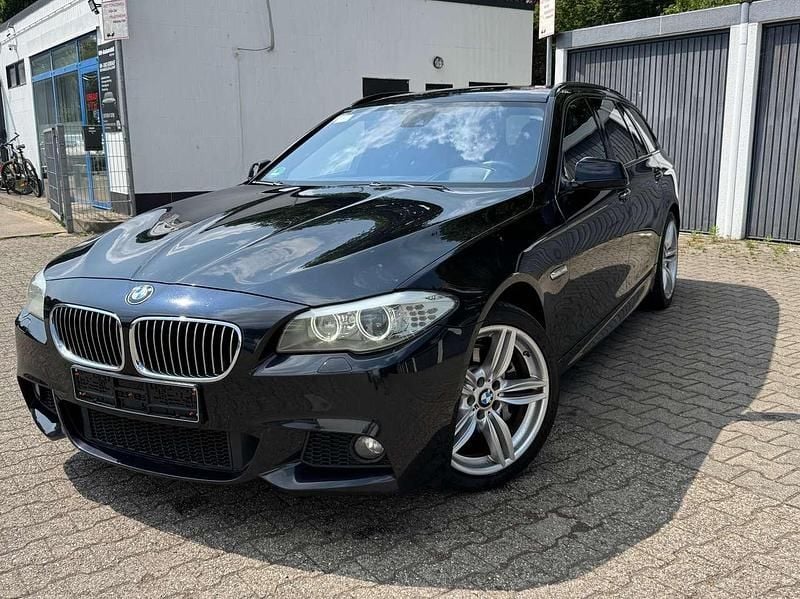 Schwarz Gebraucht 2011 BMW 530 M Sport Kombi | 9.999 € (Fairer Preis) - Bild 1/4