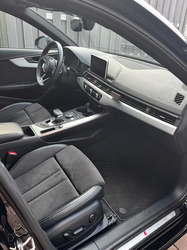 Gebraucht Audi A4 Black Edition 150 PS (110 kW) 2019 Schwarz Kombi