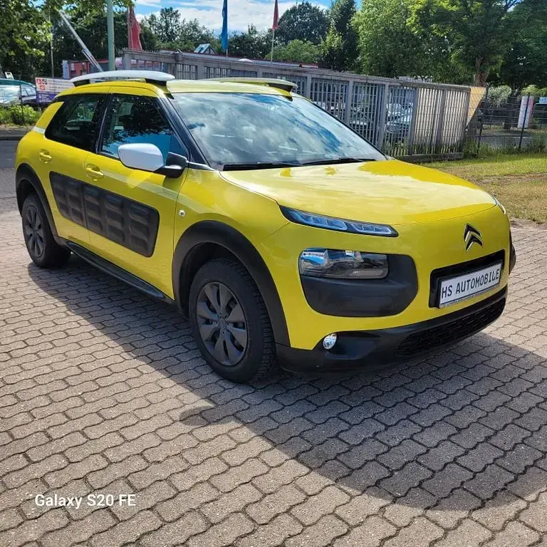 Gebraucht Citroën C4 Feel 99 PS (72 kW) 2016 Gelb Limousine