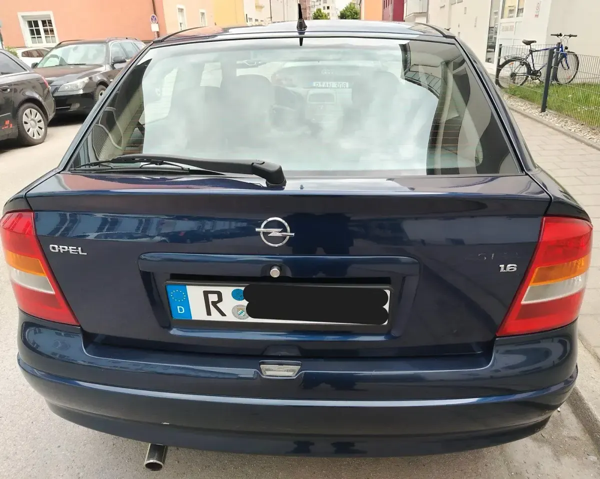 Gebraucht Opel Astra 75 PS (55 kW) 2000 Blau Limousine