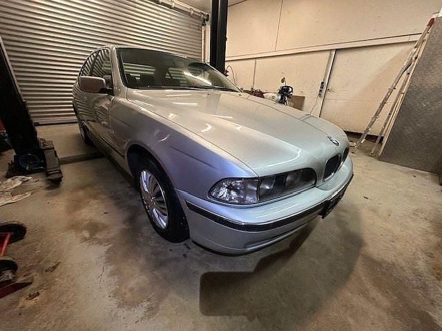 Gebraucht BMW 528 193 PS (141 kW) 1998 Silber Limousine