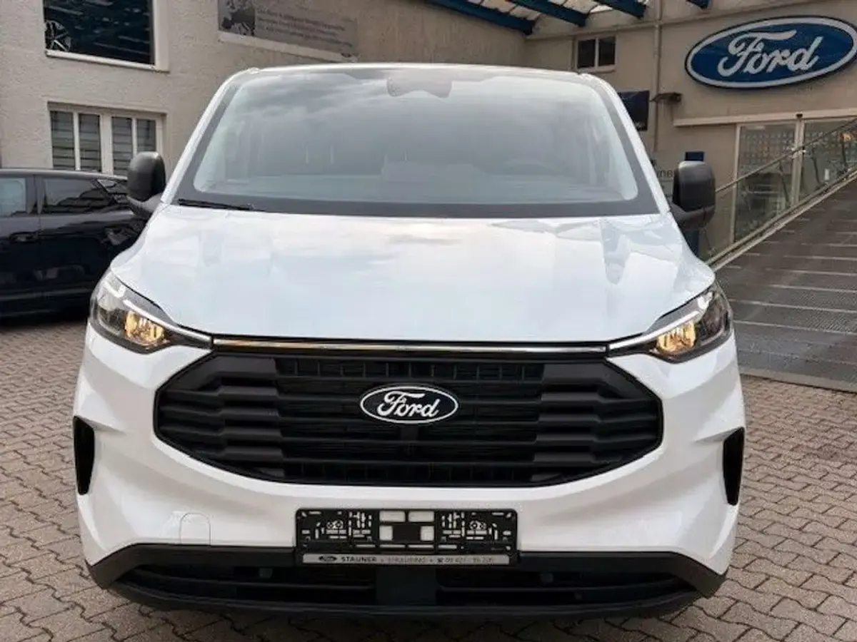 Nouă Ford Transit Custom Trend 110 CP (80 kW) 2026 Alb Monovolum