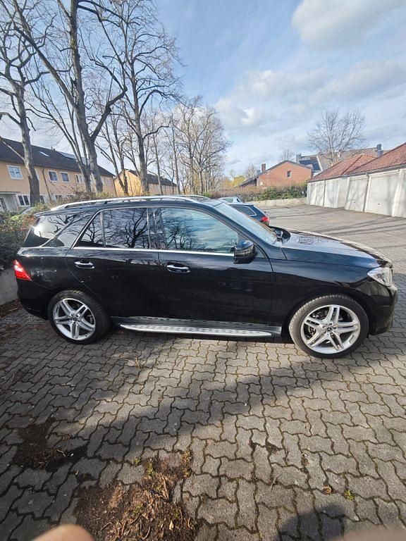 Gebraucht Mercedes ML350 258 PS (189 kW) 2014 Schwarz SUV