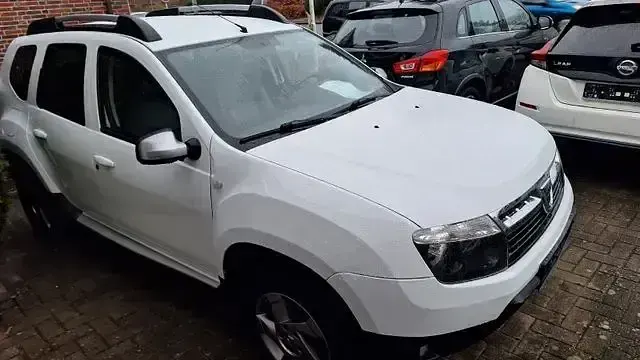 Gebraucht Dacia Duster Prestige 105 PS (77 kW) 2012 Weiß SUV