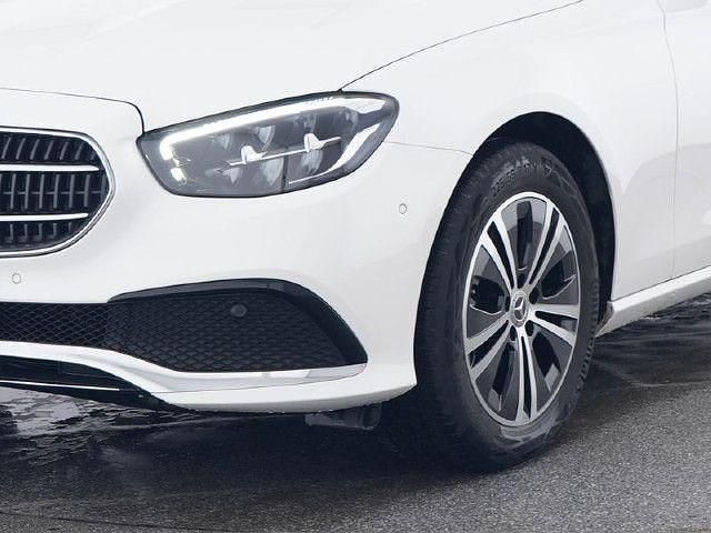 Gebraucht Mercedes E220 Avantgarde 200 PS (147 kW) 2023 Weiß Kombi