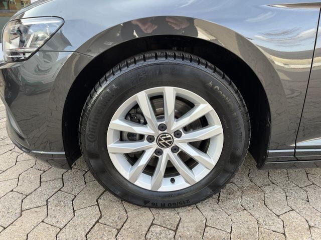 Gebraucht VW Passat Business 150 PS (110 kW) 2023 Grau Kombi