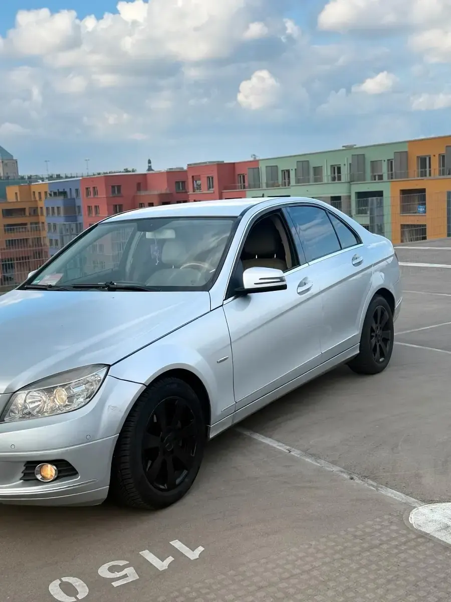 Gebraucht Mercedes C200 Elegance 184 PS (135 kW) 2009 Silber Limousine