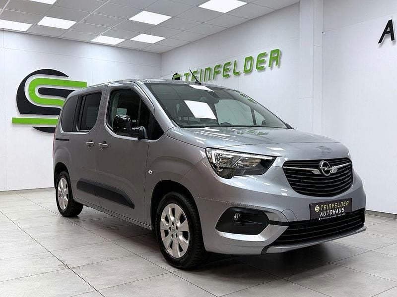 Grau Gebraucht 2022 Opel Combo Elegance Van / Kleinbus | 16.990 € (Guter Preis) - Bild 1/4