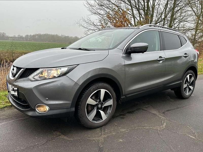 Grau Gebraucht 2017 Nissan Qashqai N-Connecta SUV | 9.600 € (Superpreis) - Bild 1/4