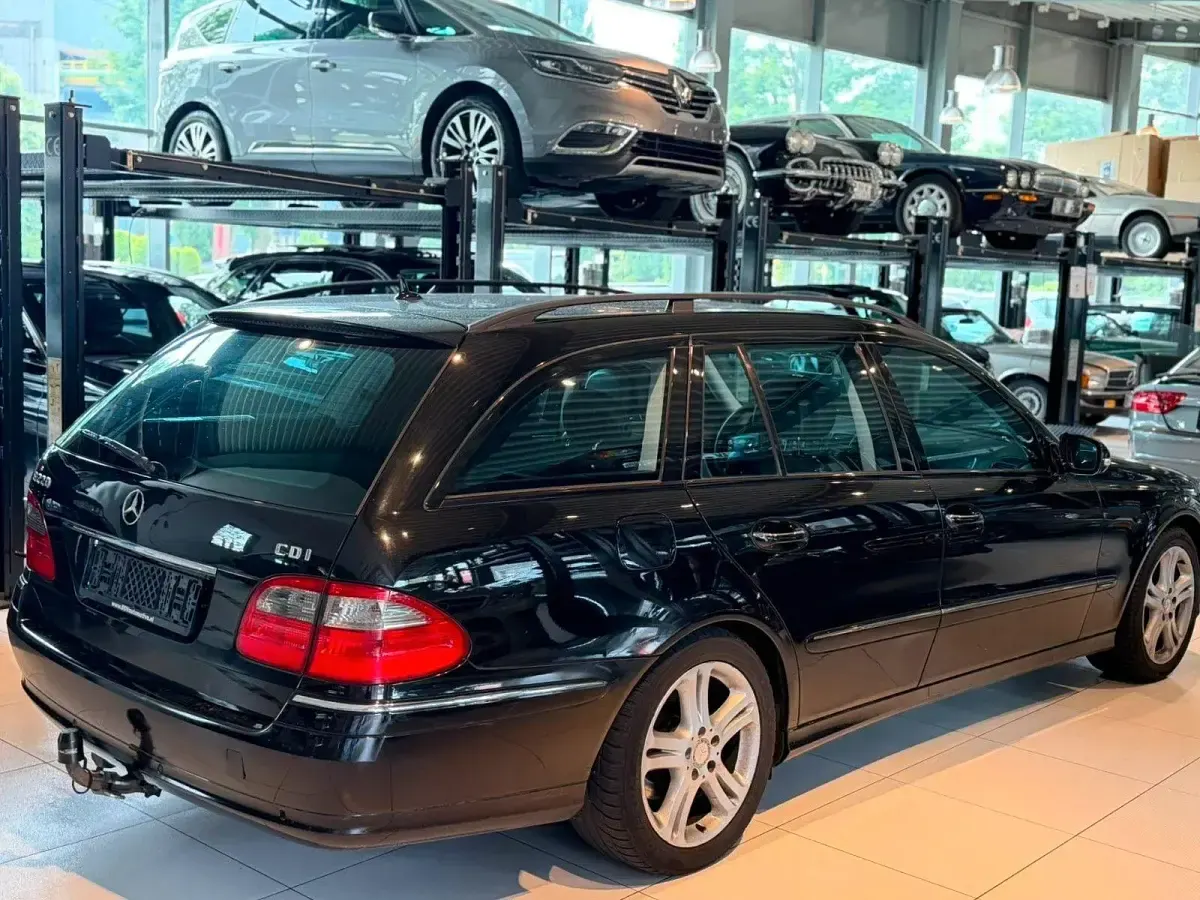 Gebraucht Mercedes E220 Avantgarde 170 PS (125 kW) 2008 Schwarz Kombi