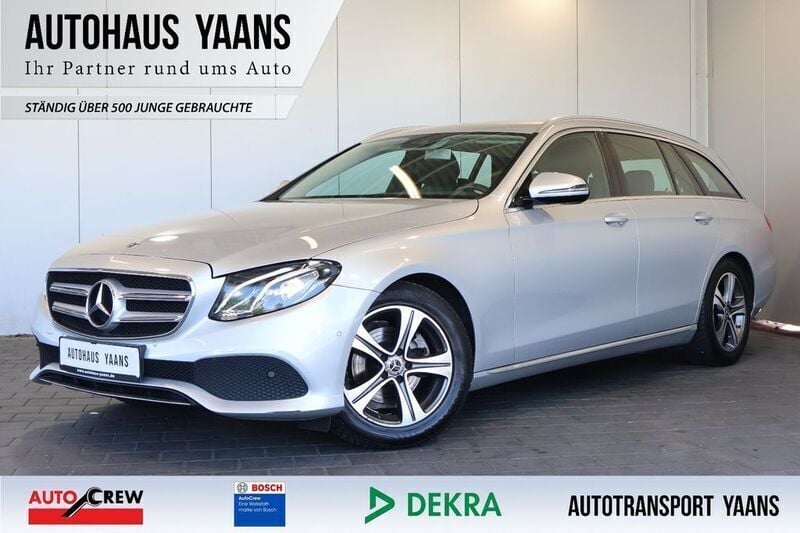 Silber Gebraucht 2018 Mercedes E220 Avantgarde Limousine | 19.989 € (Superpreis) - Bild 1/4