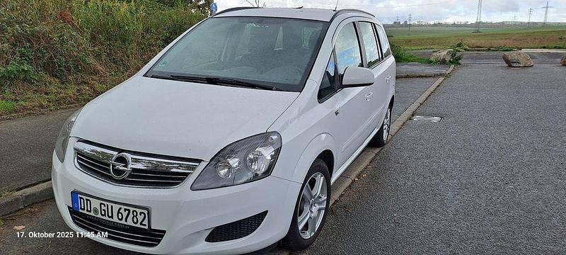 Weiß Gebraucht 2014 Opel Zafira Family Van / Kleinbus | 7.900 € (Etwas zu teuer) - Bild 1/4