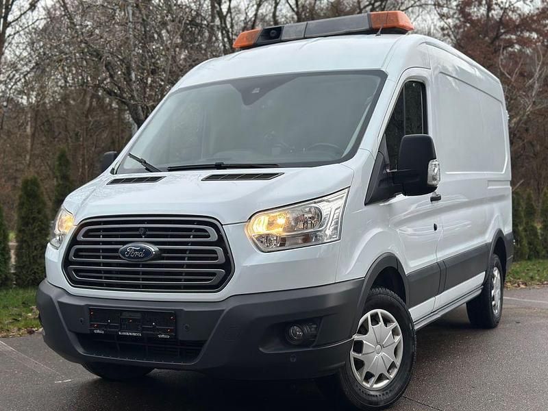 Second-hand Ford Transit 155 CP (114 kW) 2016 Alb Monovolum