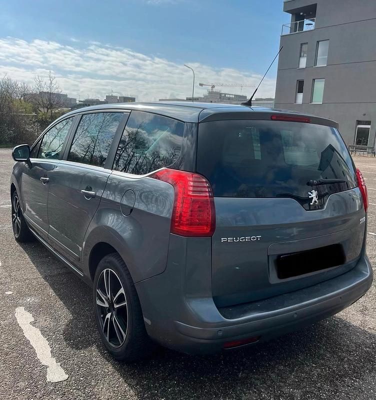 Gebraucht Peugeot 5008 150 PS (110 kW) 2012 Grau Van / Kleinbus