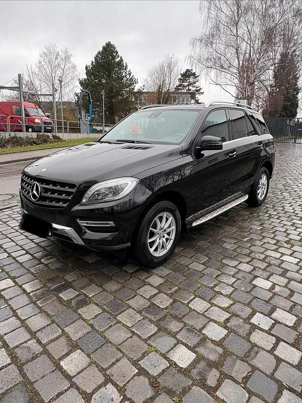 Gebraucht Mercedes ML350 258 PS (189 kW) 2013 Schwarz SUV