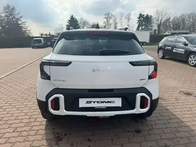 Neu Kia Stonic GT-Line 116 PS (85 kW) 2026 Weiss SUV