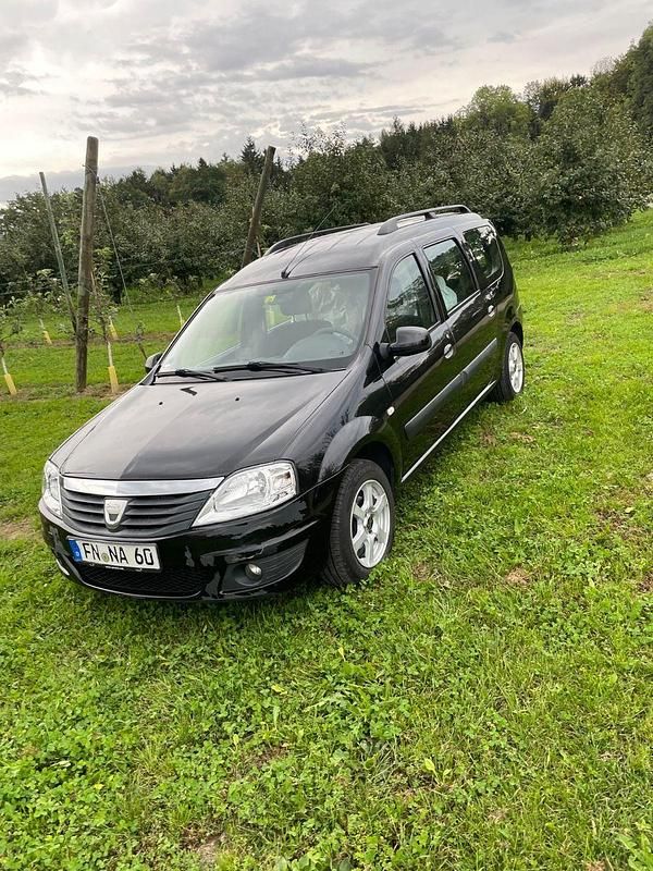 Schwarz Gebraucht 2009 Dacia Logan MCV Lauréate Kombi | 1.200 € (Fairer Preis) - Bild 1/4
