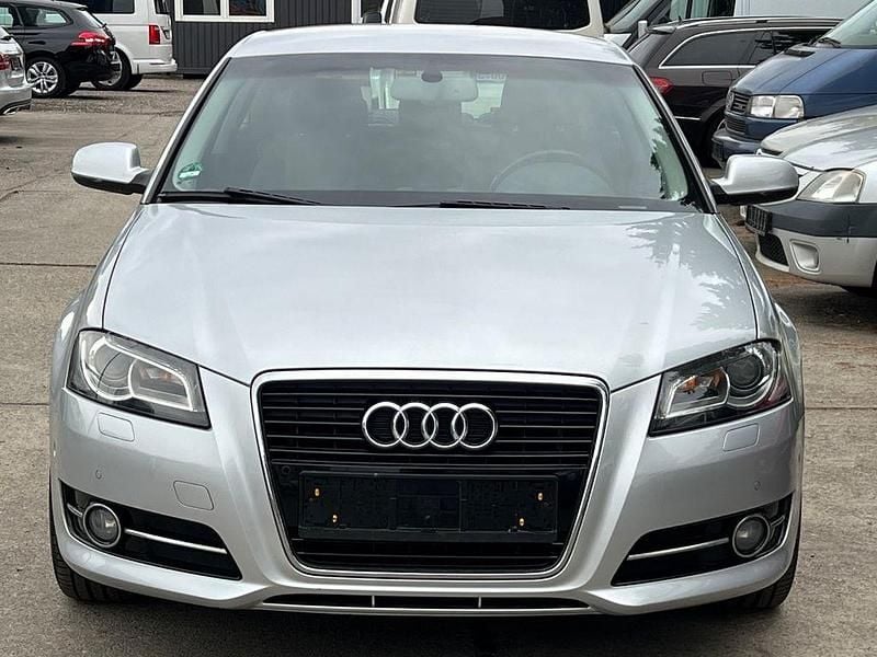 Gebraucht Audi A3 Attraction 105 PS (77 kW) 2012 Silber Kleinwagen
