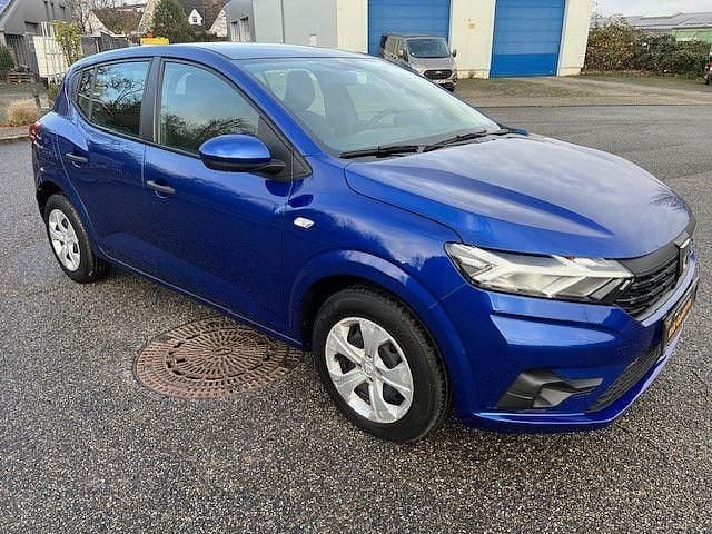 Gebraucht Dacia Sandero Essentiel 67 PS (49 kW) 2021 Blau Limousine