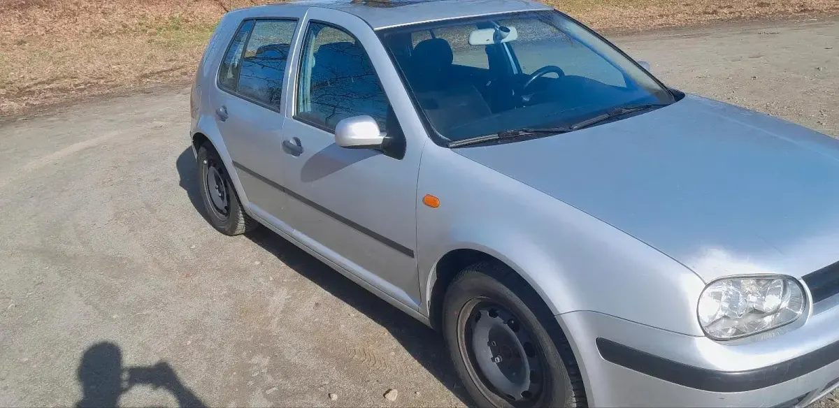 Gebraucht VW Golf IV 110 PS (80 kW) 2003 Silber Kleinwagen