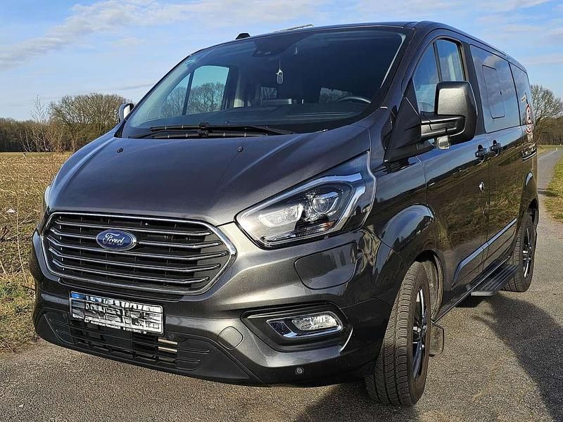 Gebraucht Ford Tourneo Titanium 125 PS (91 kW) 2020 Grau Van / Kleinbus