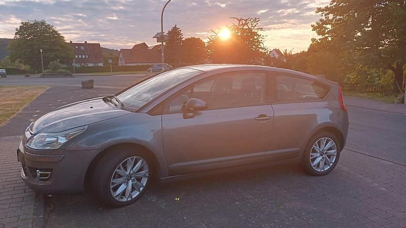 Grau Gebraucht 2009 Citroën C4 VTR Sport Coupé | 1.700 € (Fairer Preis) - Bild 1/4