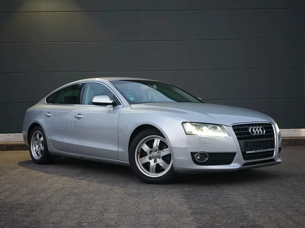 Gebraucht Audi A5 Sport 190 PS (139 kW) 2011 Eissilber metallic Coupé