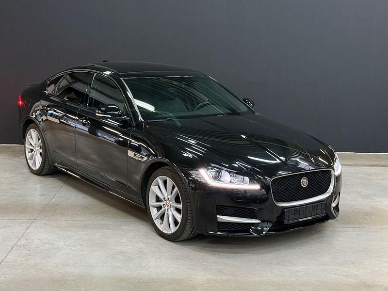 Schwarz Gebraucht 2020 Jaguar XF R-Sport Limousine | 24.500 € (Fairer Preis) - Bild 1/4