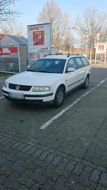 Gebraucht VW Passat 125 PS (91 kW) 2000 Weiß Kombi